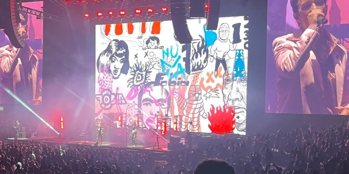 Entre nostalgia y euforia, Fobia celebra 39 años ante 15 mil fans en el Palacio de los Deportes