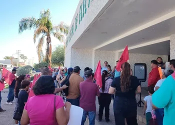 Se manifiestan en instalaciones de CFE en Las Quintas