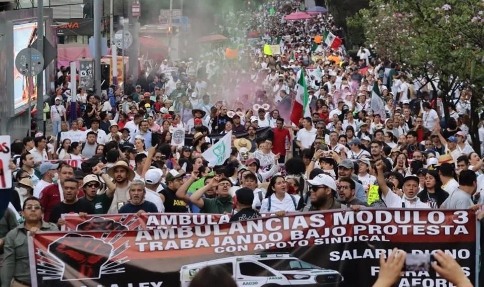 Minimiza Sheinbaum marcha del IMSS; acusa oportunismo