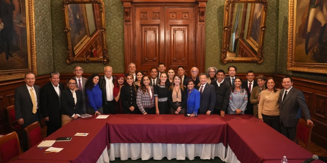 Sheinbaum revisa avances del IMSS-Bienestar con gobernadores de 24 estados