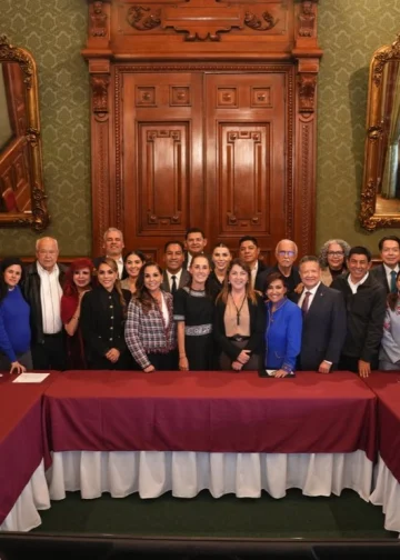 Sheinbaum revisa avances del IMSS-Bienestar con gobernadores de 24 estados