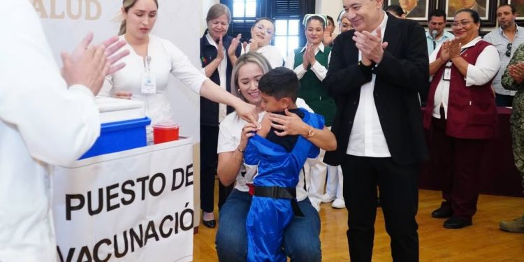 Inicia Gobernador Durazo campaña de vacunación; serán más de 1 millón de dosis contra influenza y COVID-19