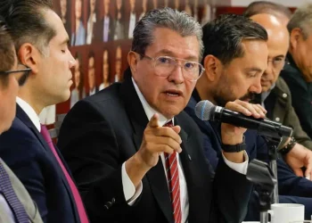 Diputados de Morena buscan la reelección; Monreal estima hasta 150 registros