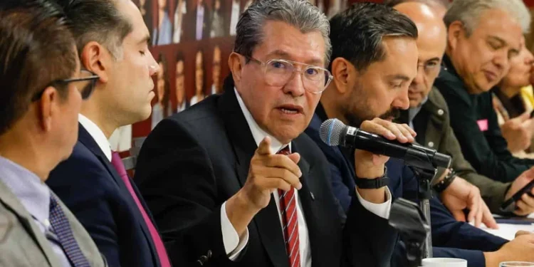 Diputados de Morena buscan la reelección; Monreal estima hasta 150 registros