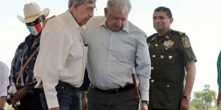 Sin Cárdenas realidad política sería otra, dice AMLO