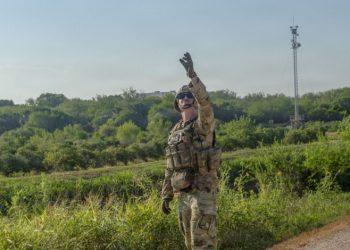 Van 500 militares de EU a frontera de McAllen con México