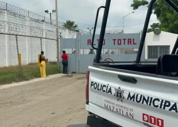 Deja 10 muertos y 16 heridos riña en penal de Mazatlán