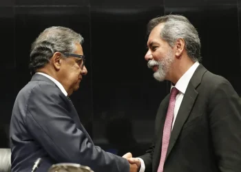 UIF no investiga a Amílcar Olán por huachicol fiscal; ninguna autoridad lo ha solicitado