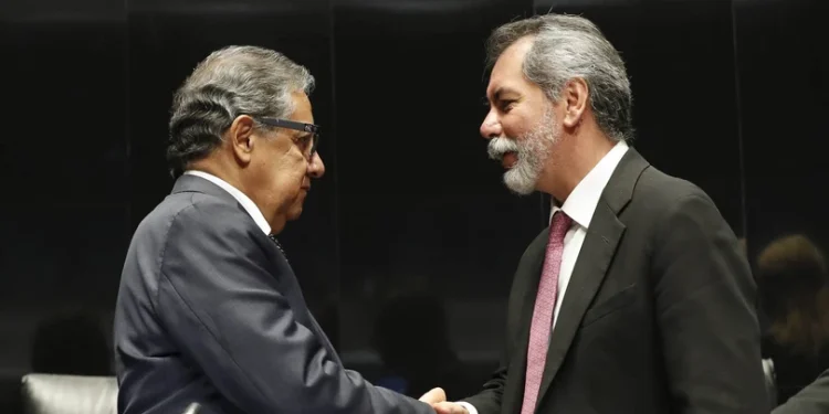 UIF no investiga a Amílcar Olán por huachicol fiscal; ninguna autoridad lo ha solicitado