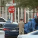 Hallan a mujer estrangulada en su automóvil en Caborca